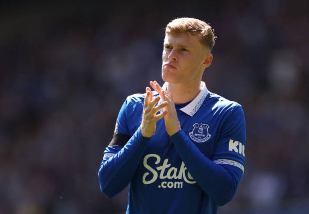 Branthwaite được Man United theo đuổi sát sao.